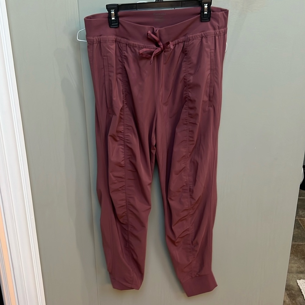 Women’s Athleta Attitude Pants - Picture 1 of 3
